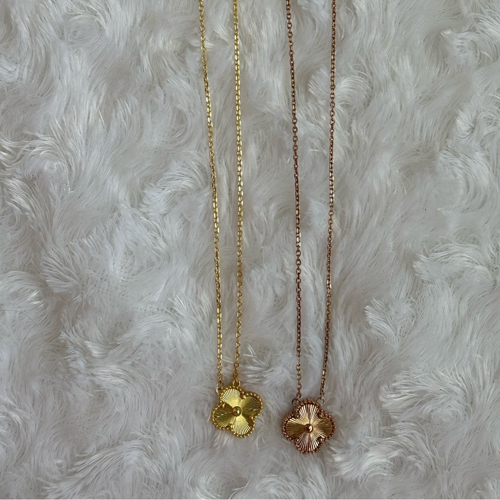 Set of clover necklaces